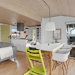 Prázdninový dům 3 Bedroom Awesome In *