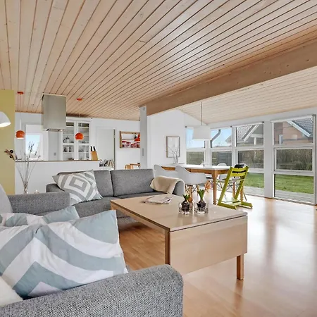 Feriehus 3 Bedroom Awesome In Egernsund